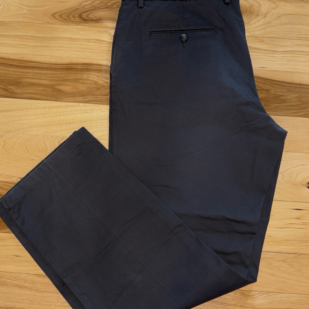 Dockers Men’s Straight Fit Dark Gray Dress Pants